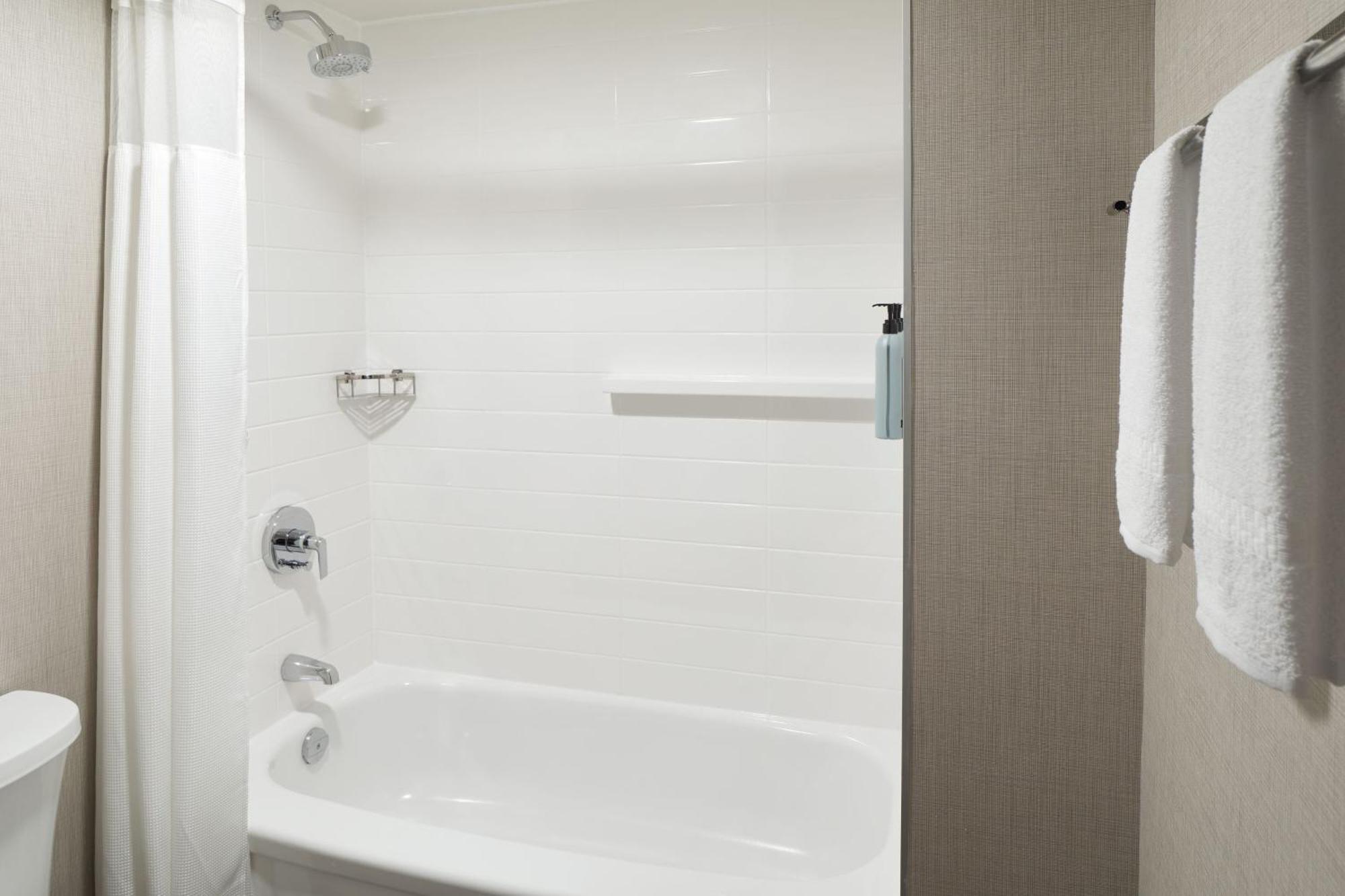 Residence Inn By Marriott Montreal Airport Dorval Ngoại thất bức ảnh