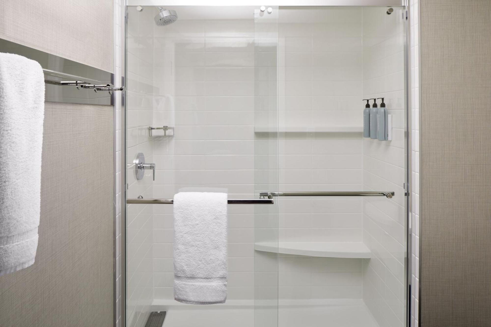 Residence Inn By Marriott Montreal Airport Dorval Ngoại thất bức ảnh